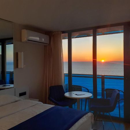 אפרטהוטל באטומי Only Front Sea View, No Side View, Wonderful Panorama, High Floor, Location Guarantee מראה חיצוני תמונה