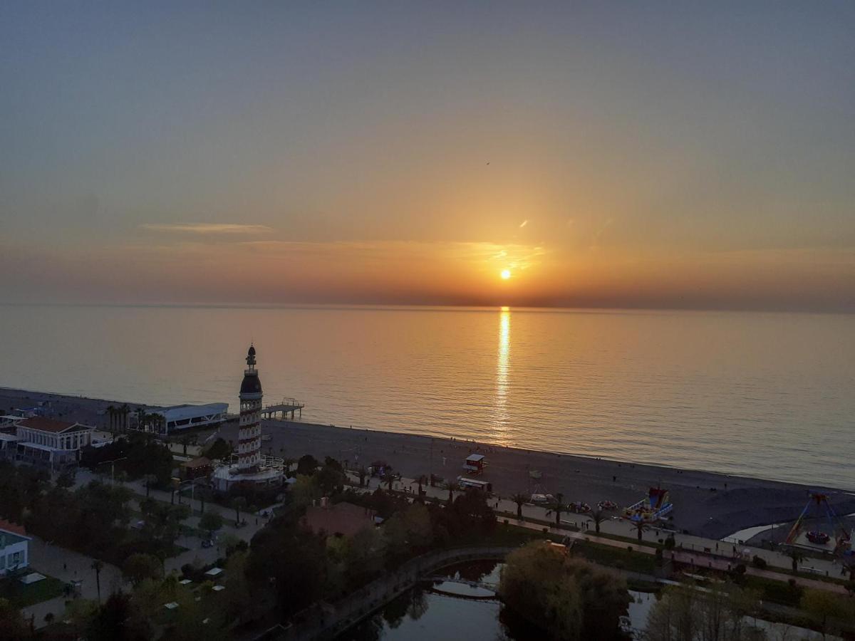 אפרטהוטל באטומי Only Front Sea View, No Side View, Wonderful Panorama, High Floor, Location Guarantee מראה חיצוני תמונה