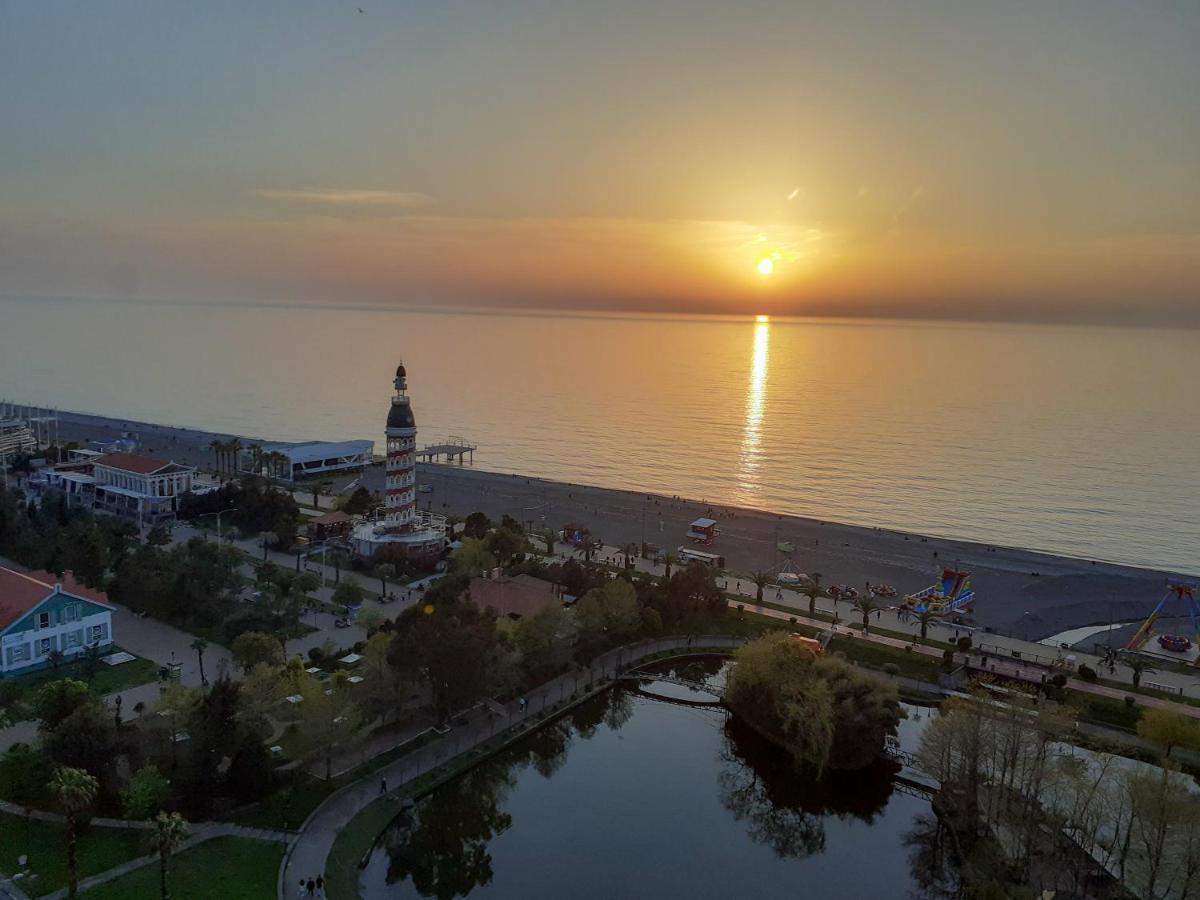אפרטהוטל באטומי Only Front Sea View, No Side View, Wonderful Panorama, High Floor, Location Guarantee מראה חיצוני תמונה