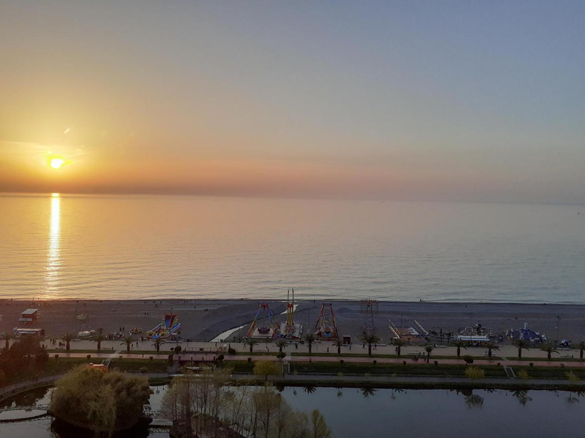 אפרטהוטל באטומי Only Front Sea View, No Side View, Wonderful Panorama, High Floor, Location Guarantee מראה חיצוני תמונה