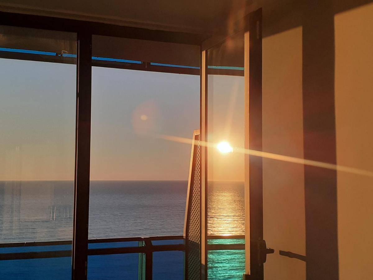 אפרטהוטל באטומי Only Front Sea View, No Side View, Wonderful Panorama, High Floor, Location Guarantee מראה חיצוני תמונה