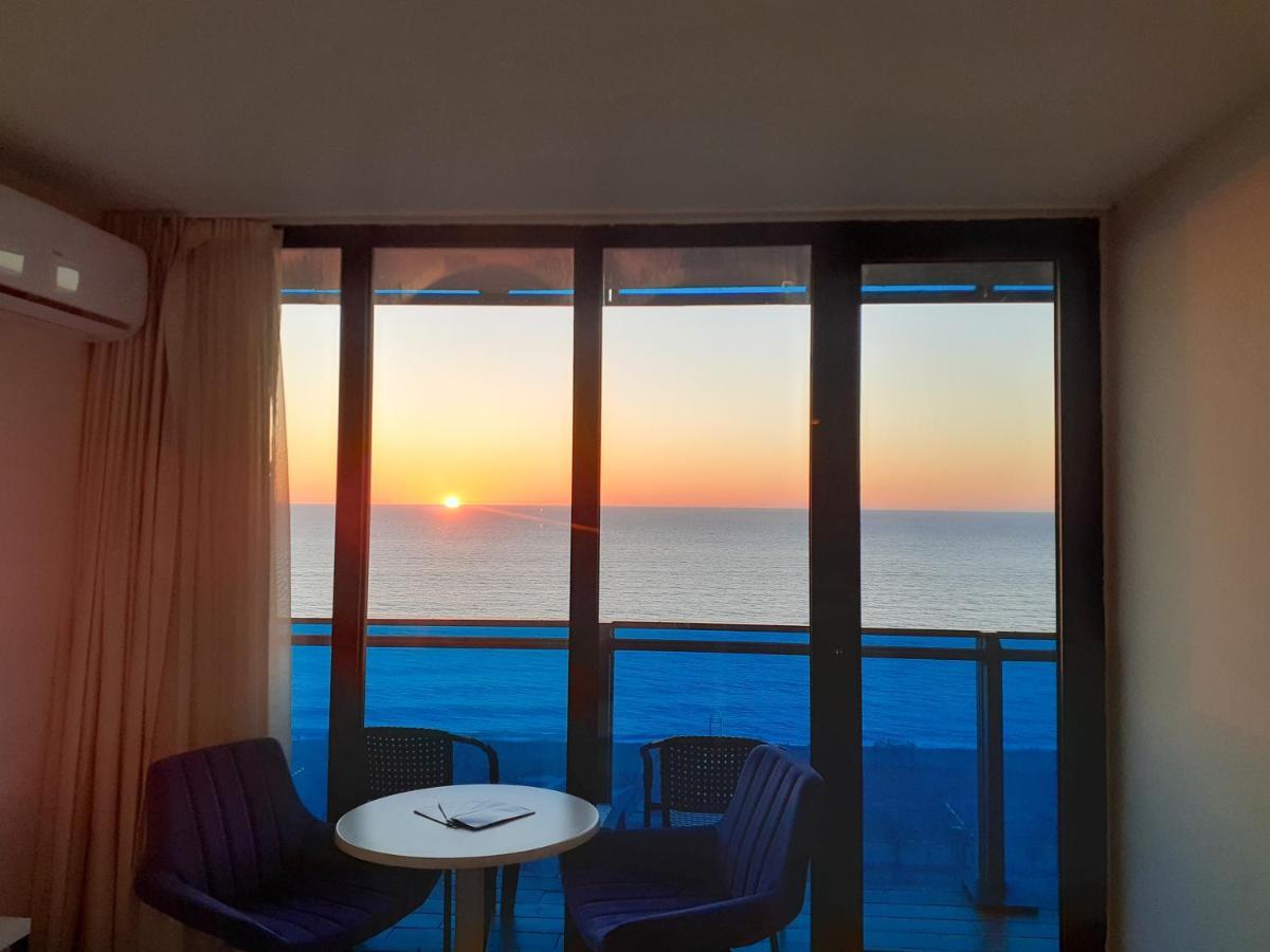 אפרטהוטל באטומי Only Front Sea View, No Side View, Wonderful Panorama, High Floor, Location Guarantee מראה חיצוני תמונה